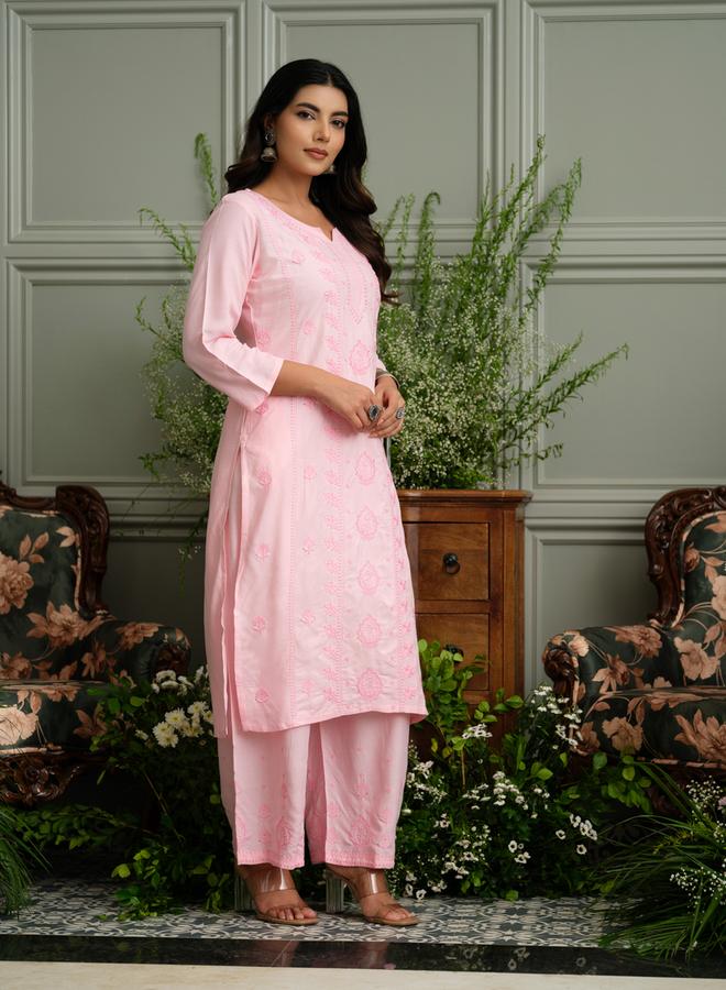 دي دبليو طقم منسق من كورتا شيكانكاري مستقيمة وبنطال بالازو للنساء - Image 1